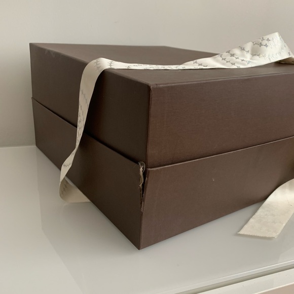 Louis Vuitton medium/large box + limited ribbon - Picture 3 of 4